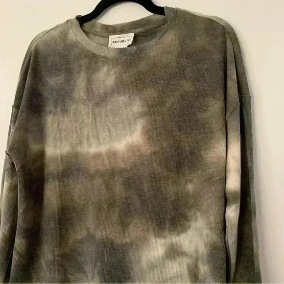 For the Republic Olive combo knit Henley Size Small - Picture 3 of 9